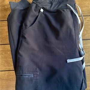 Figs Black Highwaisted scrub pants